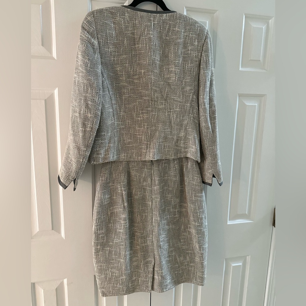 Akris Italian Silk Blend Tweed Suit Set Skirt And Blazer US Size 10 / FR size 42 - Picture 2 of 10